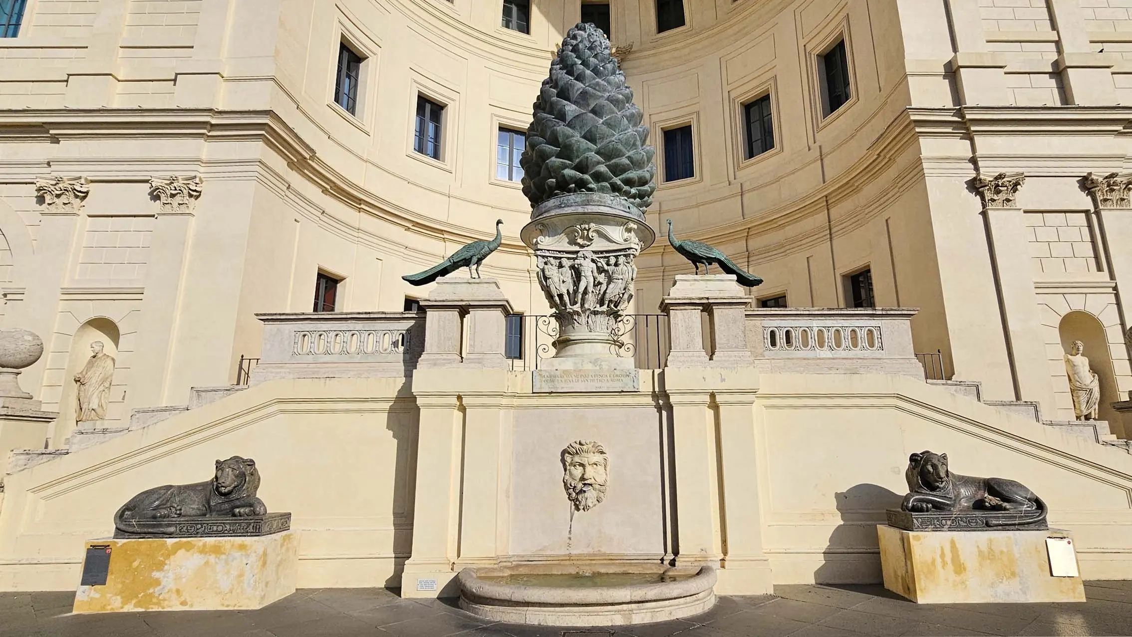 La Pigna di San Pietro à Rome en Italie