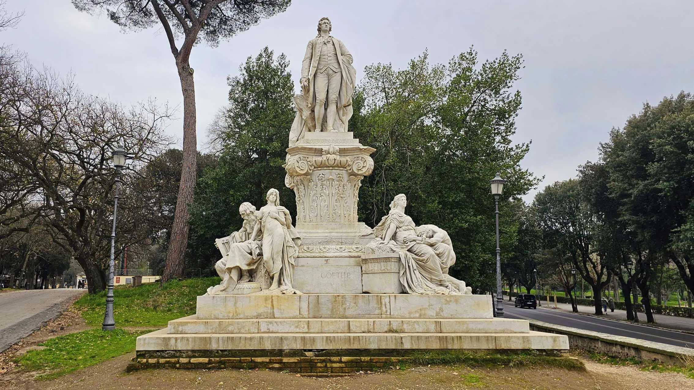 Monumento a Goethe à Rome en Italie