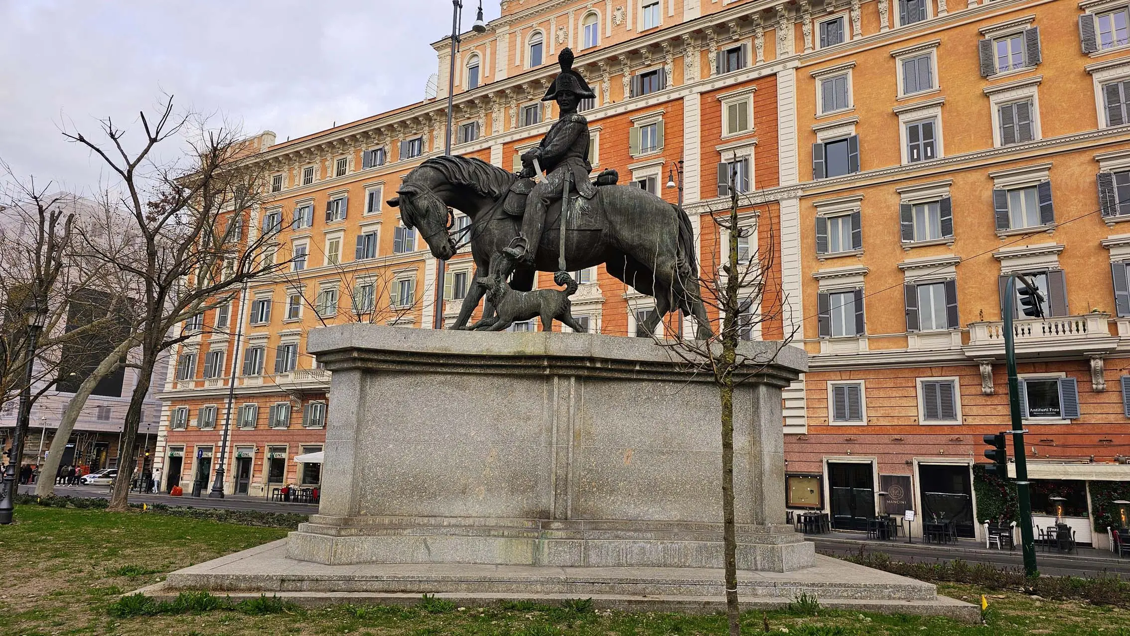 Monumento Equestre al Carabiniere à Rome en Italie