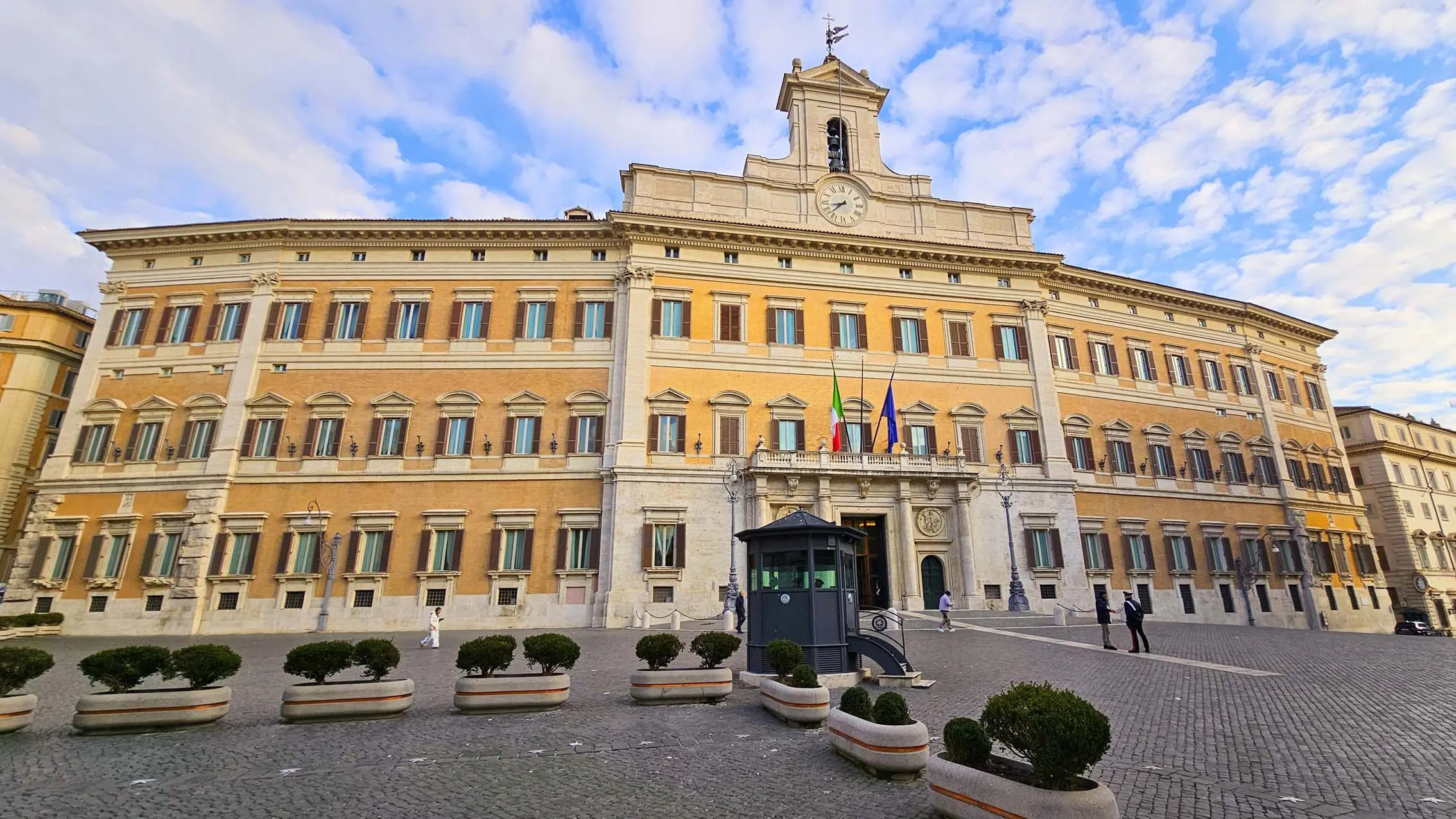 Palazzo Montecitorio à Rome en Italie