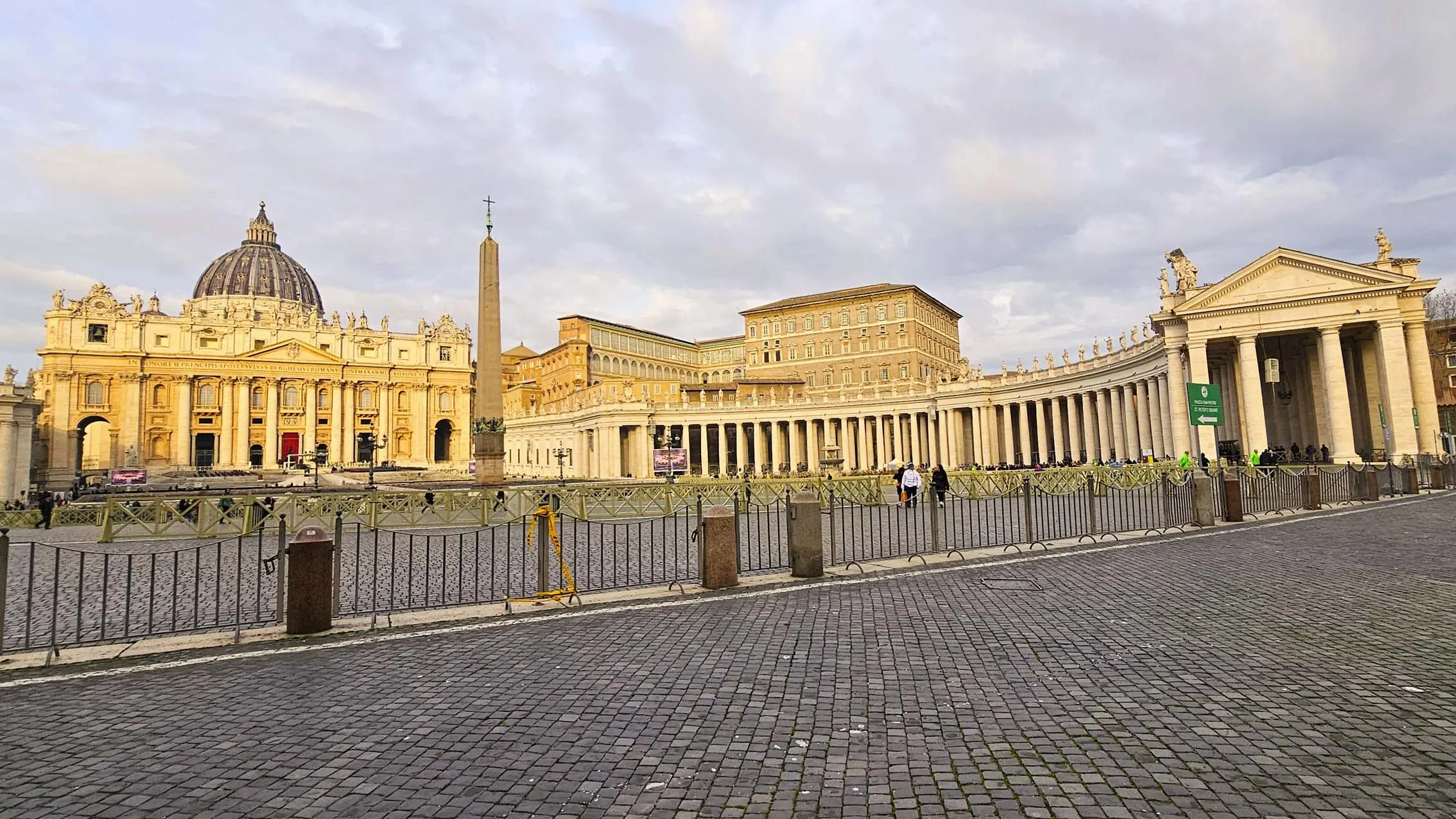 Place Saint-Pierre à Rome en Italie