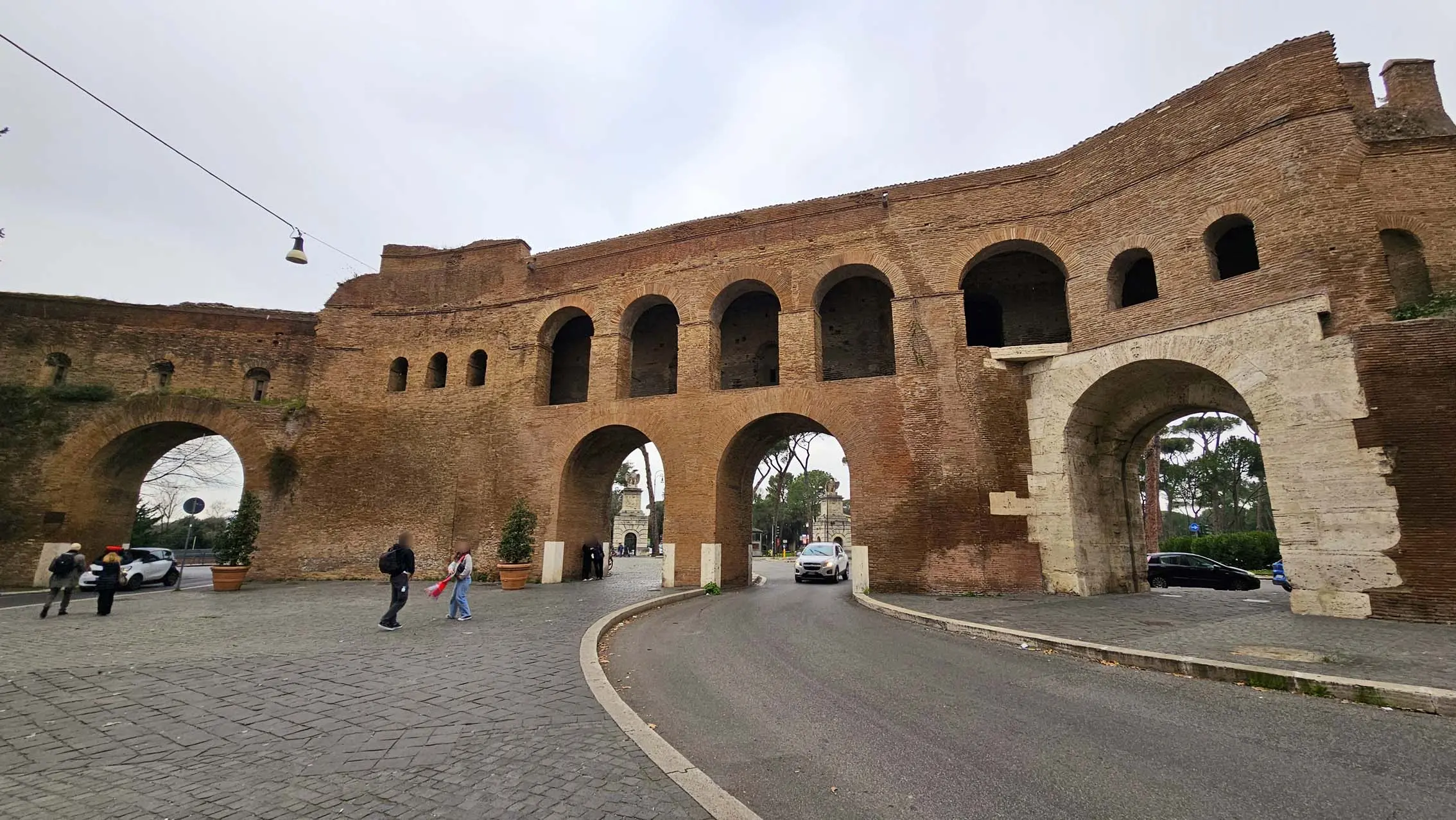 Porta Pinciana à Rome en Italie