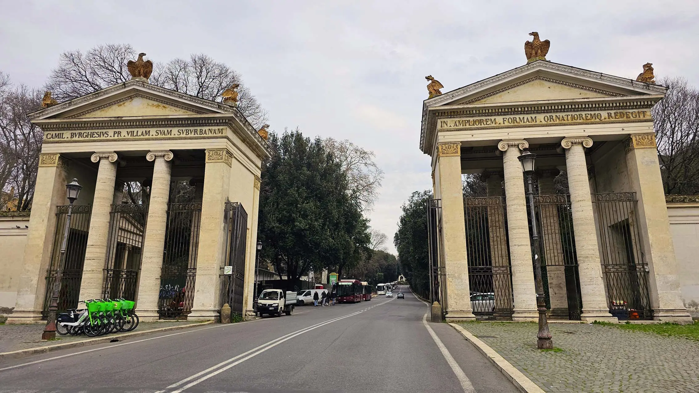 Propilei Neoclassici à Rome en Italie