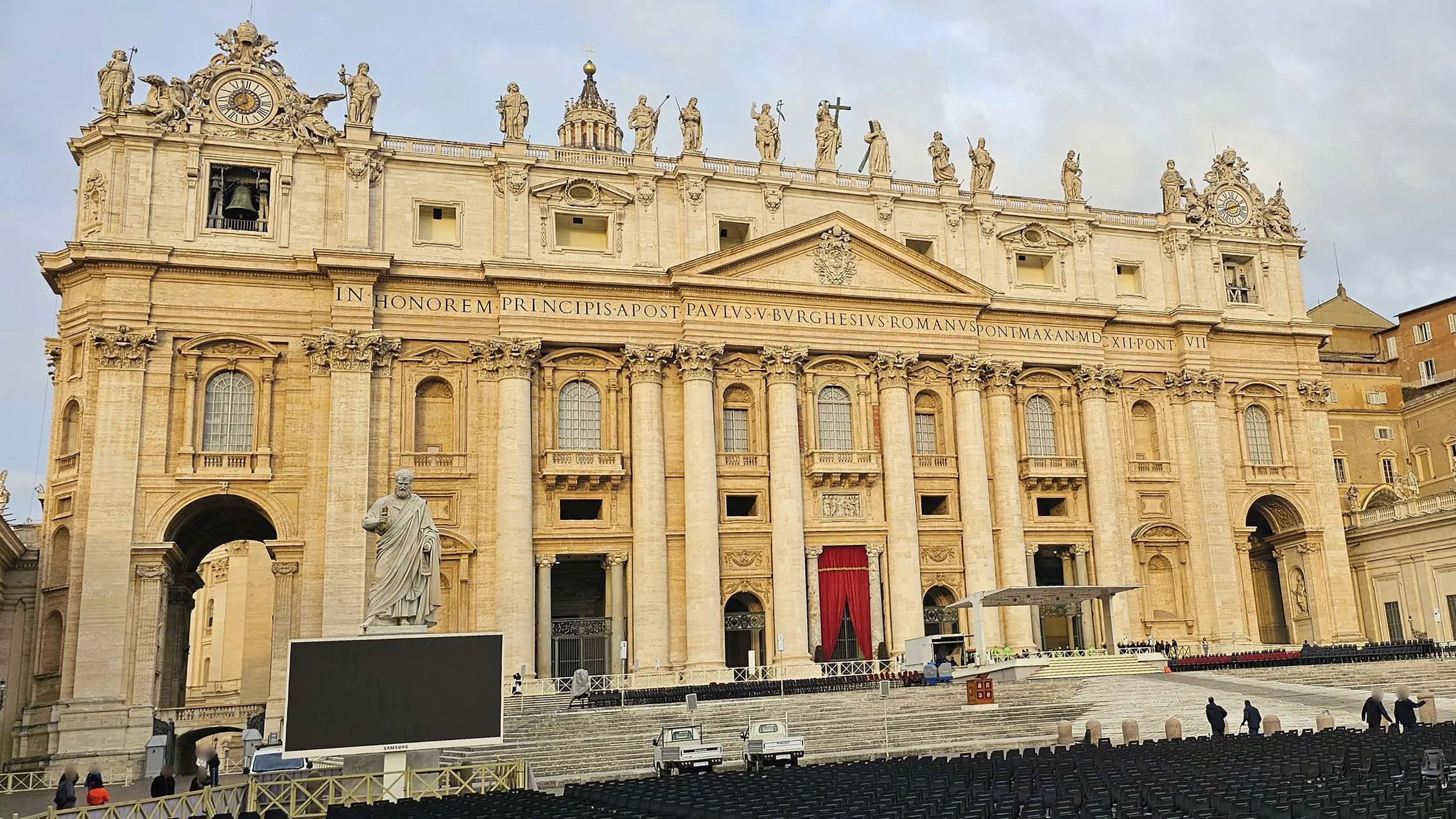 Statua di San Pietro à Rome en Italie