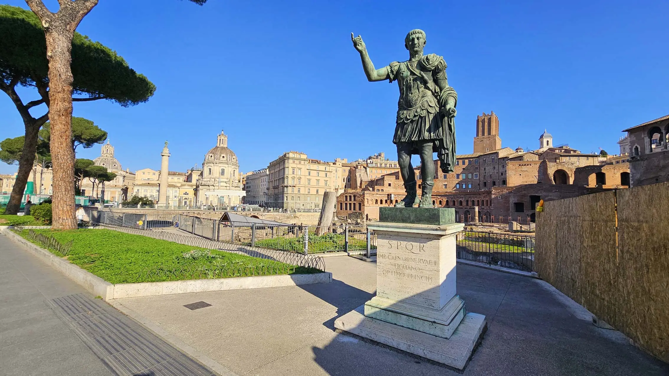 Statua di Traiano à Rome en Italie