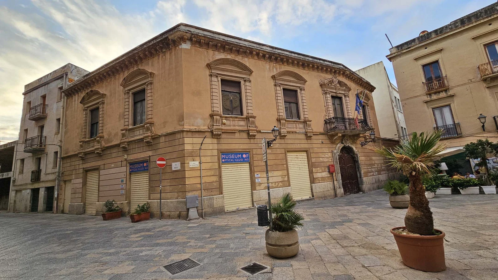Museum Of Optical Illusions Trapani — Trapani