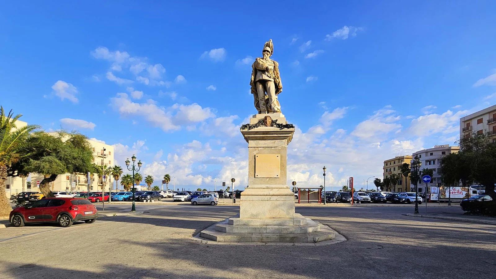 Statua di Vittorio Emanuele — Trapani