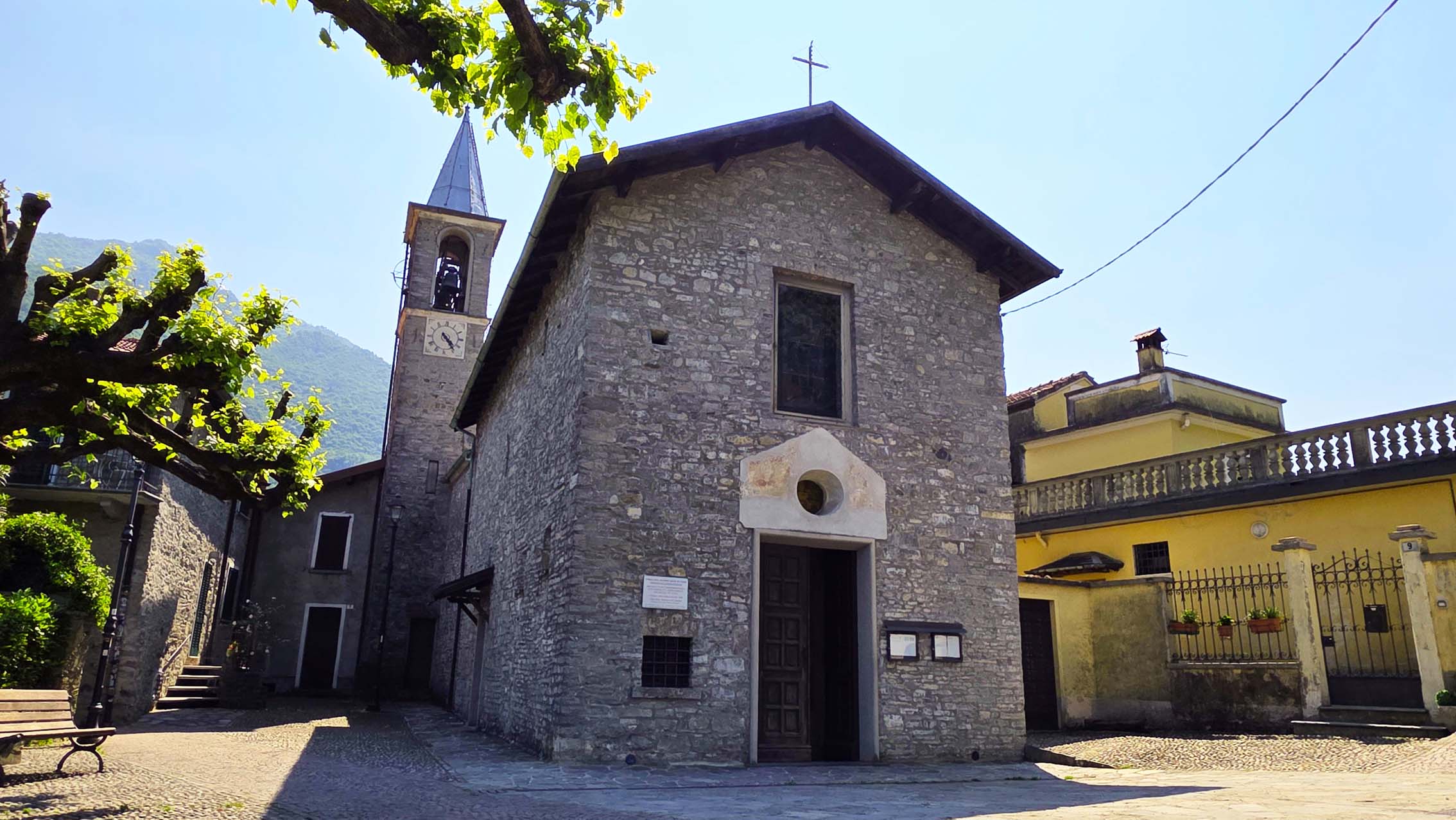 Chiesa di Sant'Antonio Abate situé à Varenna au lac de Côme en Italie