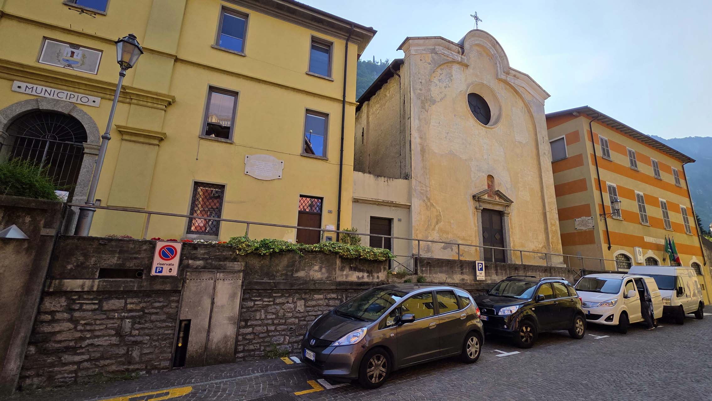 Chiesa di Santa Marta situé à Varenna au lac de Côme en Italie