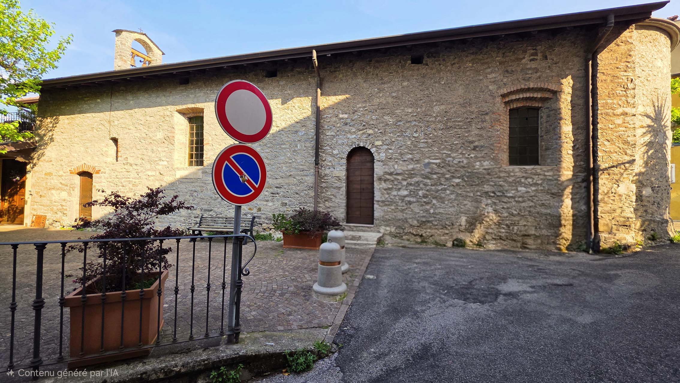 Chiesa Madre di San Giovanni Battista situé à Varenna au lac de Côme en Italie