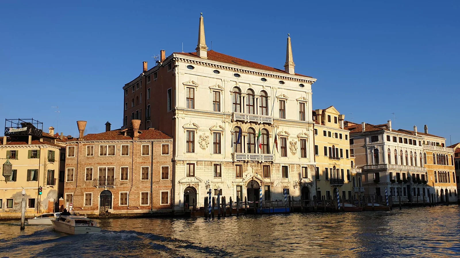 Palazzo Balbi — Venise