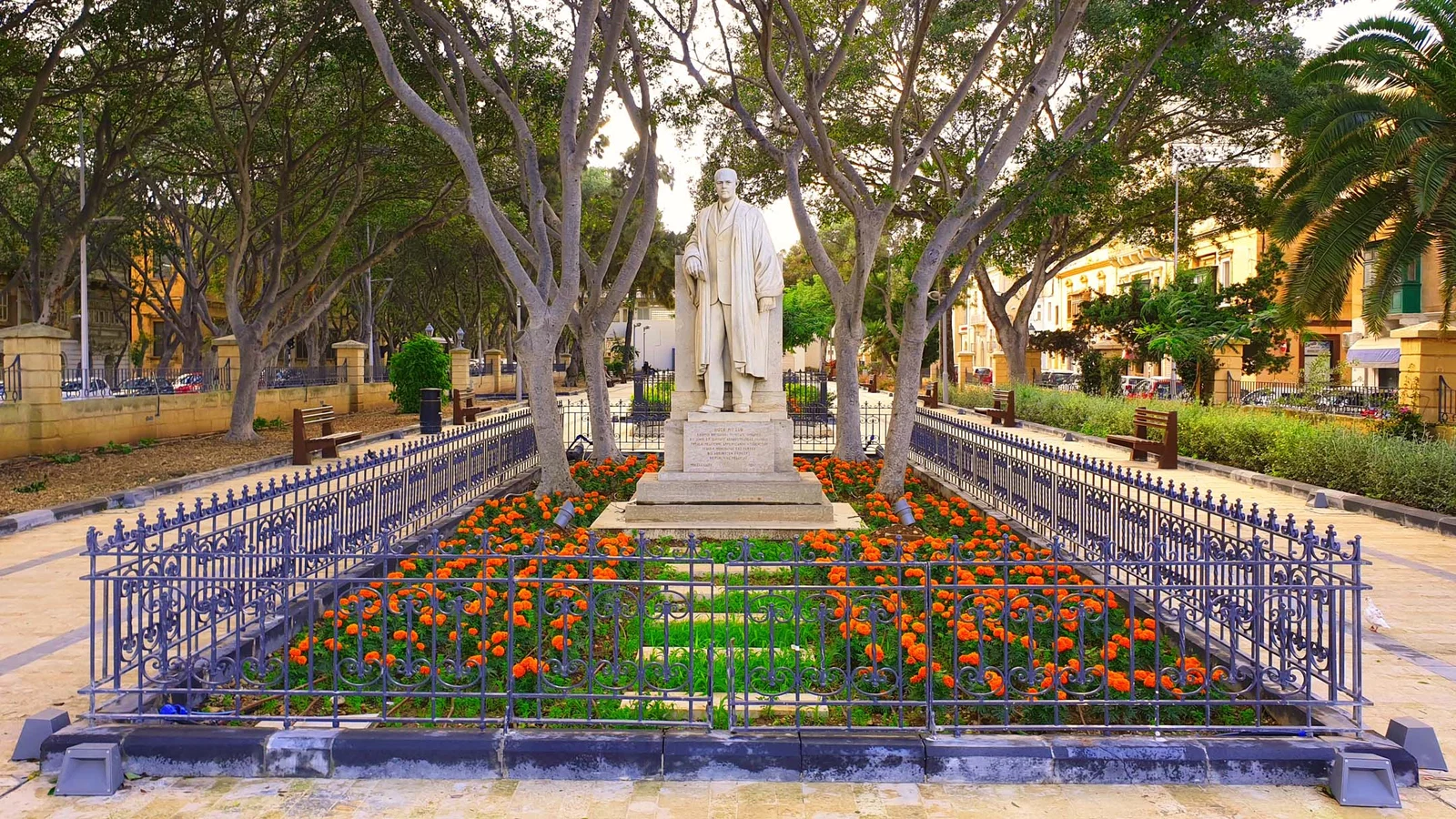 Monument à Ugo Mifsud — La Valette