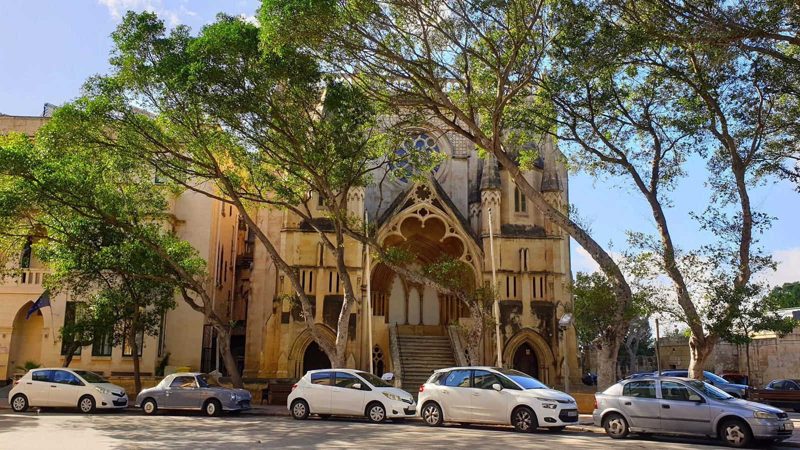 Robert Samut Hall — La Valette