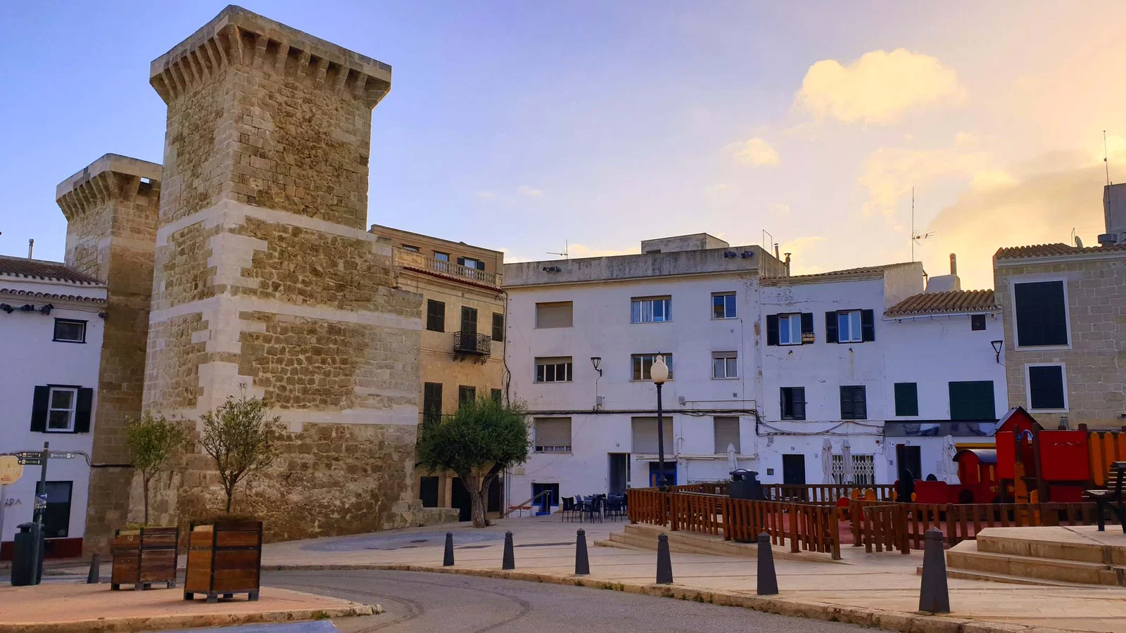 Plaça Bastió — Port Mahon