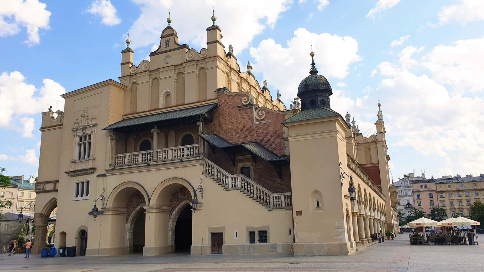 Halle aux Draps — Sukiennice — Cracovie
