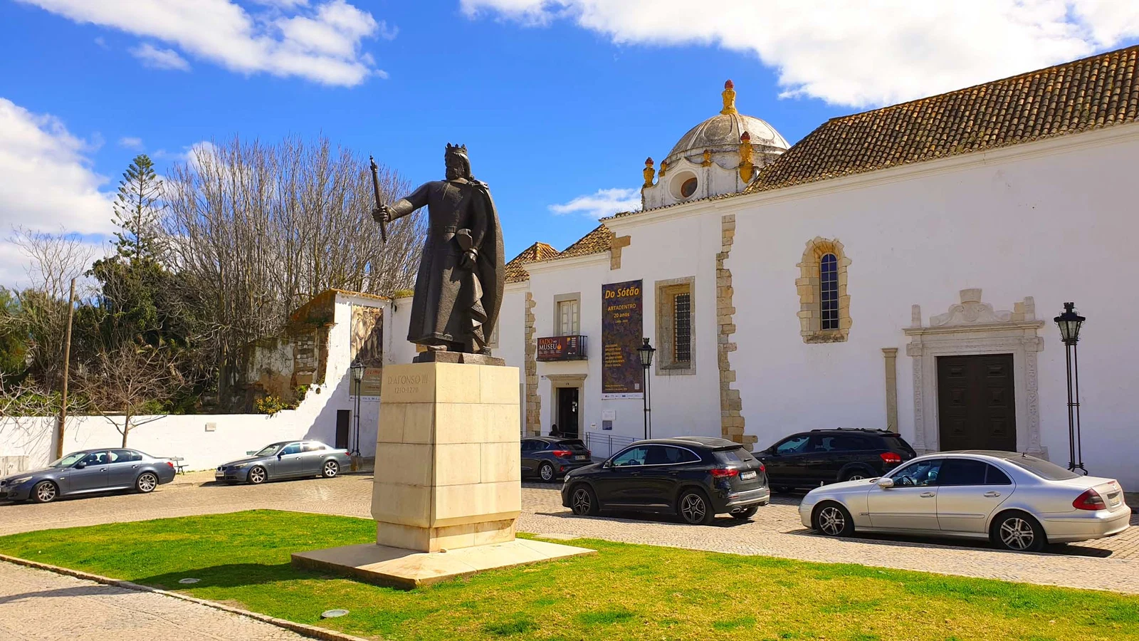 Monument à Alphonse III — Faro