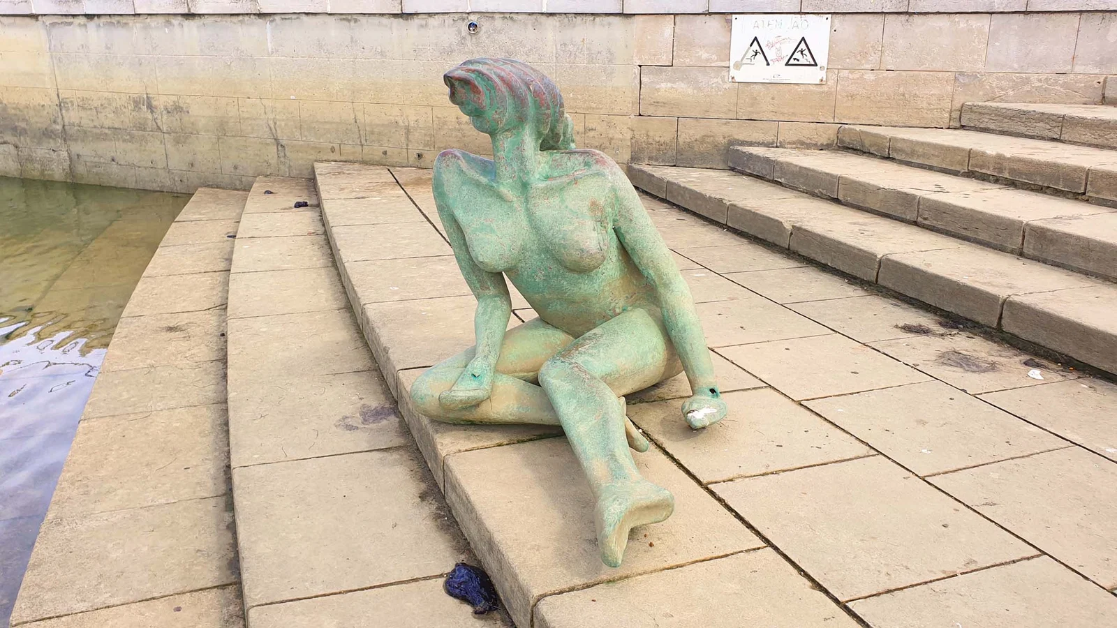 Sereia — sculpture de la sirène — Faro