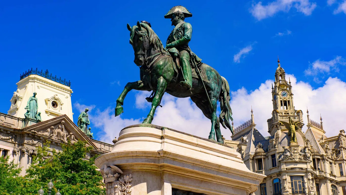 Estátua Equestre de Dom Pedro IV — Porto