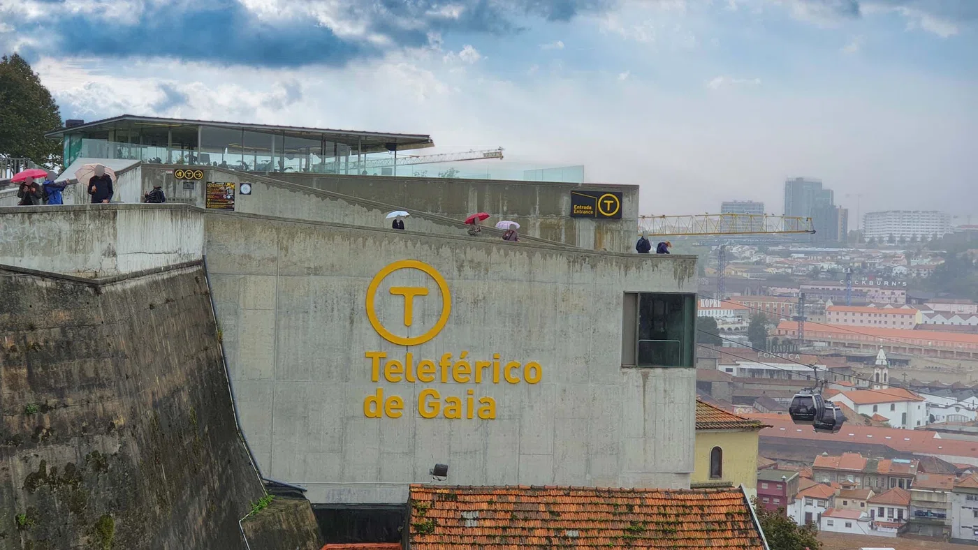 Teleférico de Gaia - Estação Jardim do Morro — Porto