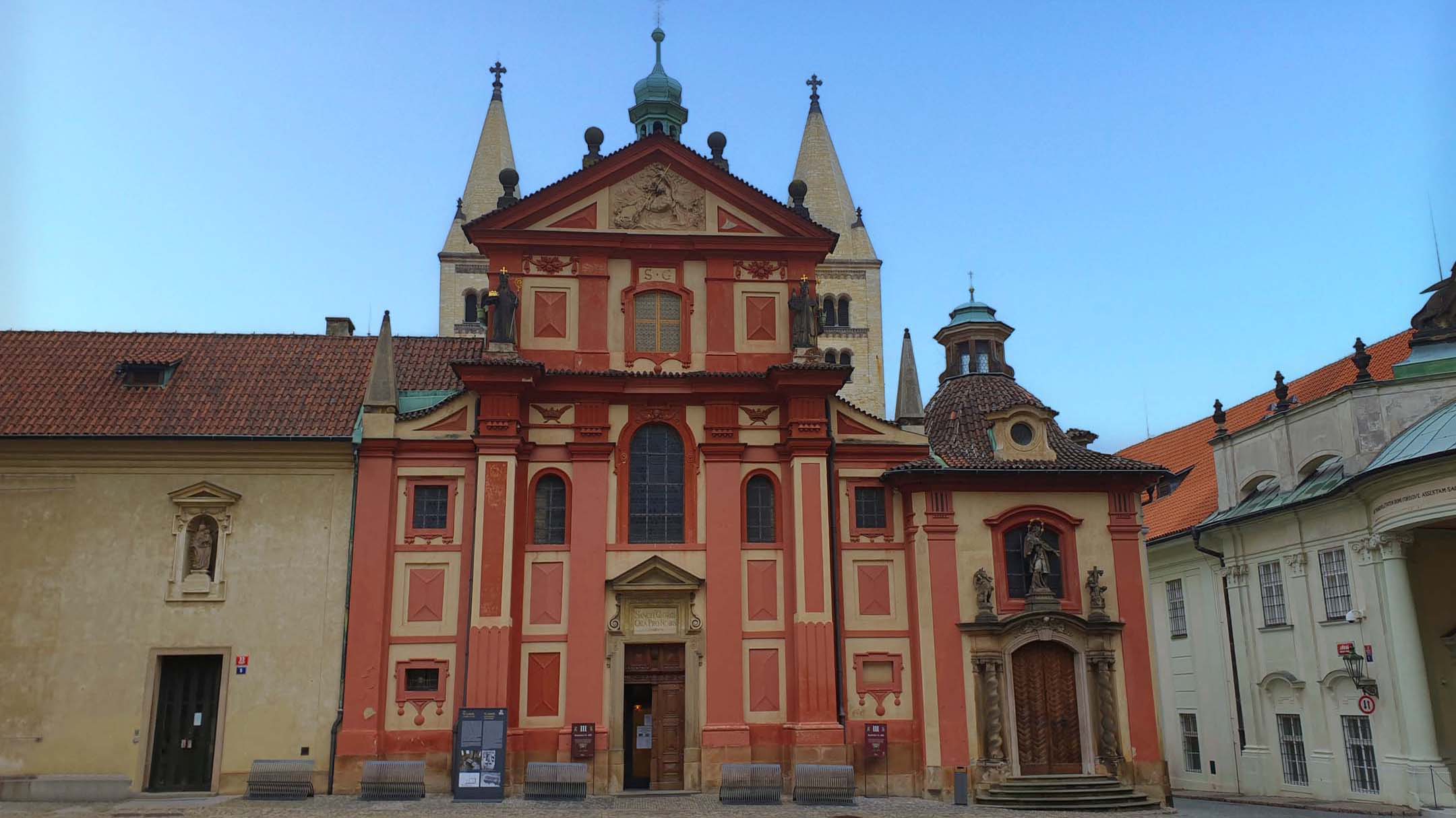 Basilique Saint-Georges de Prague ( Bazilika svatého Jiří )