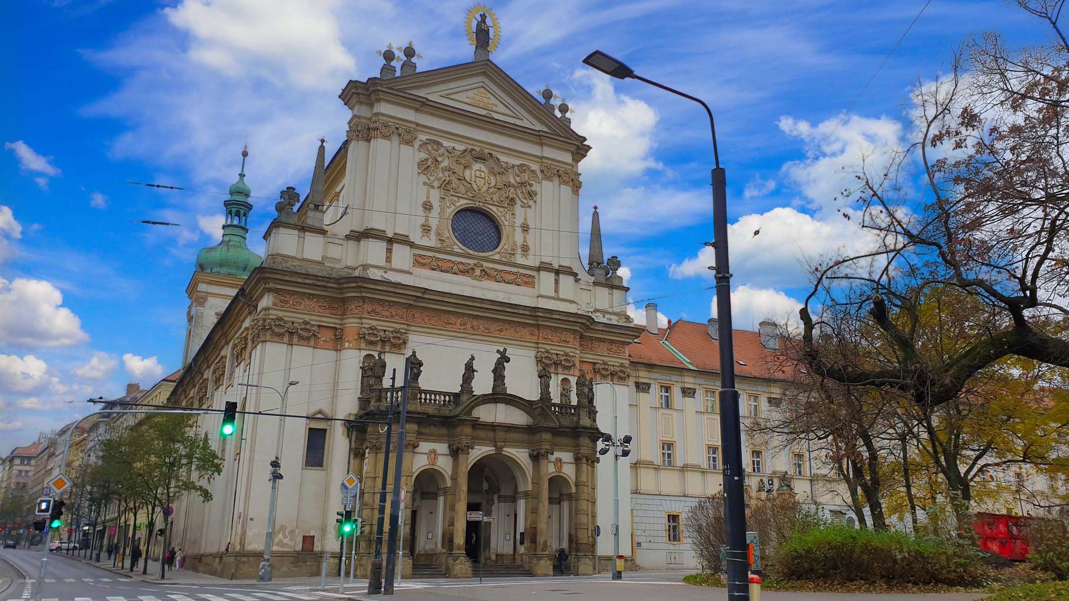 Église Saint-Ignace de Prague ( Kostel svatého Ignáce z Loyoly )