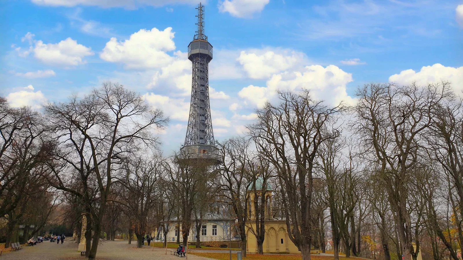 Tour de Petřín — Prague