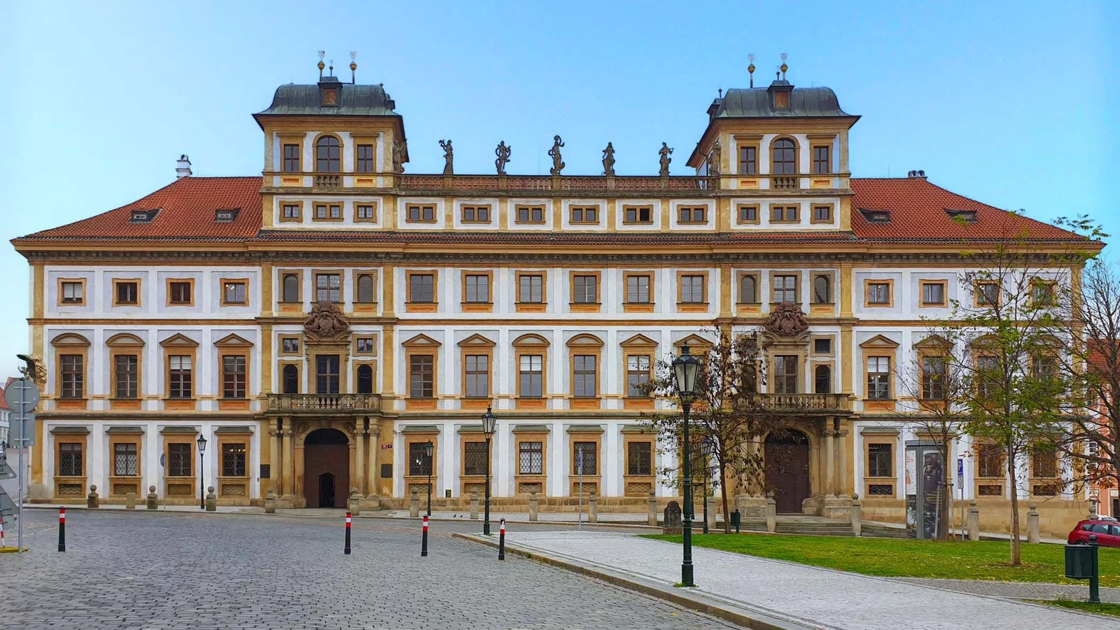 Palais de Toscane — Prague