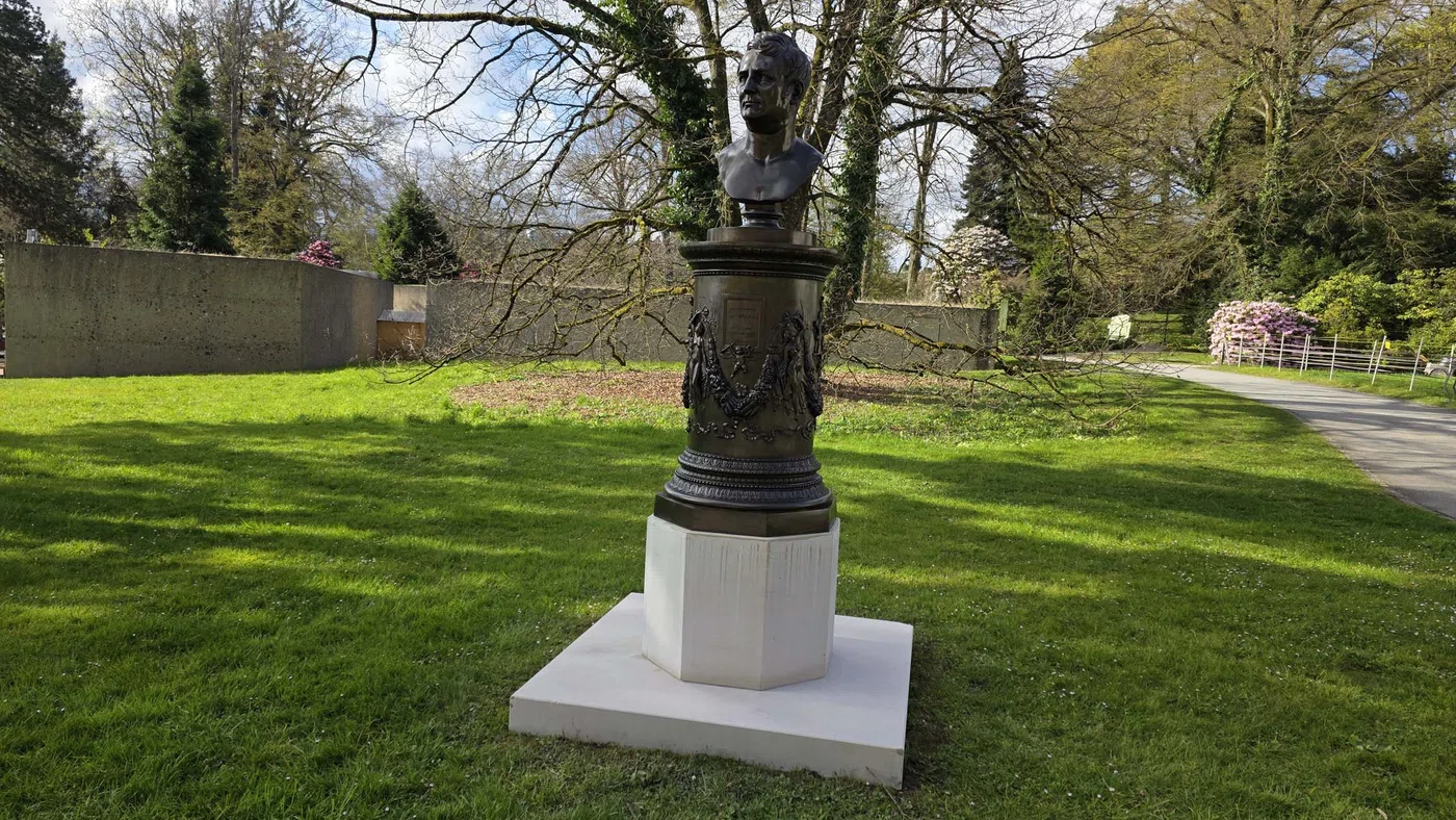 Buste de Augustin-Pyramus de Candolle — Genève