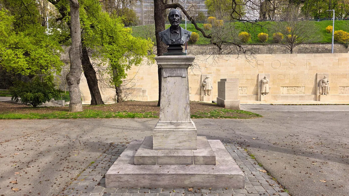 Buste Gustave Moynier — Genève