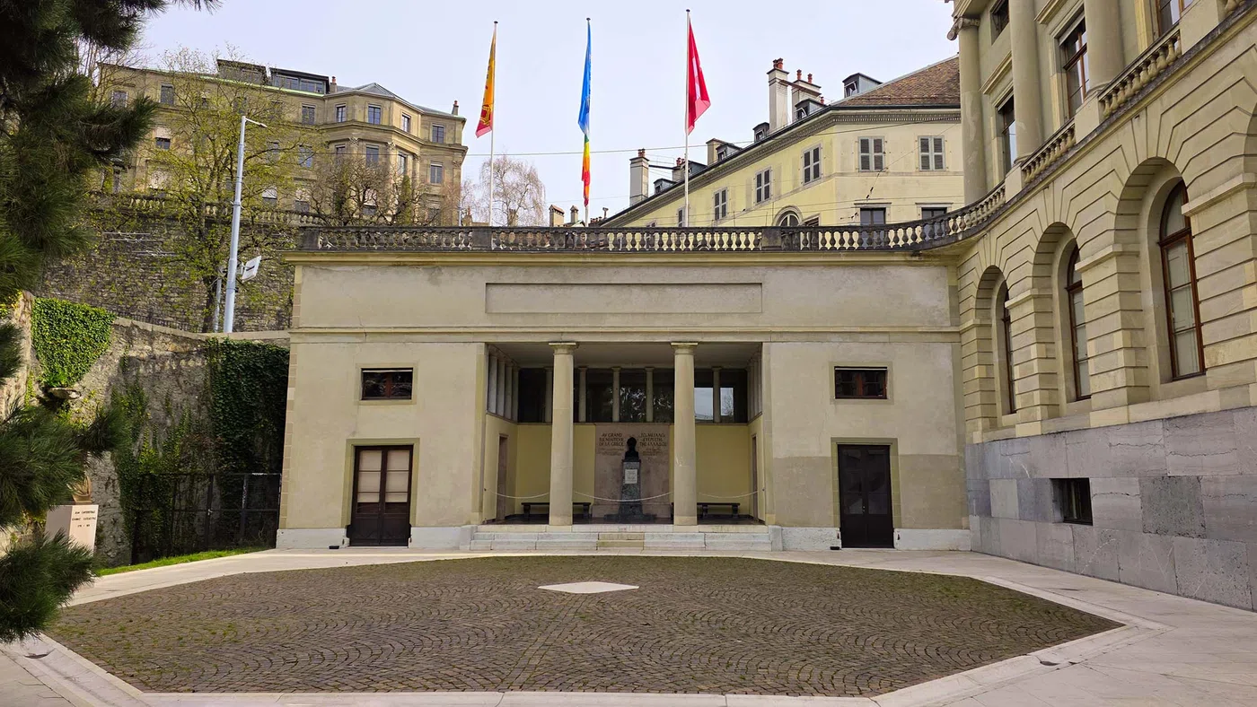 Cour Calabri — Genève