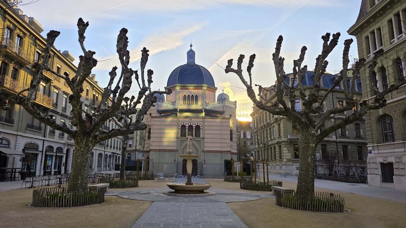 Place de la Synagogue Beth-Yaacov — Genève