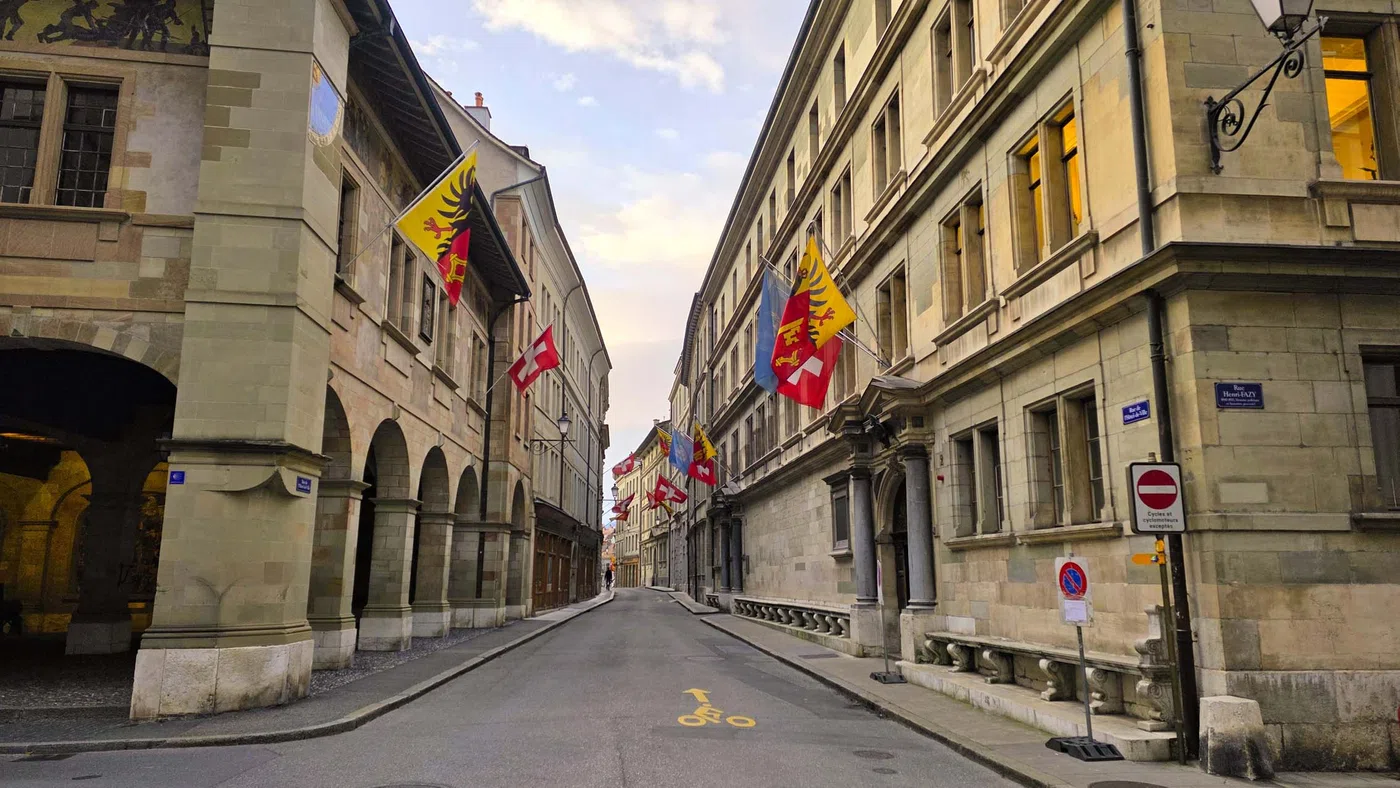 Rue de l'Hôtel-de-Ville — Genève