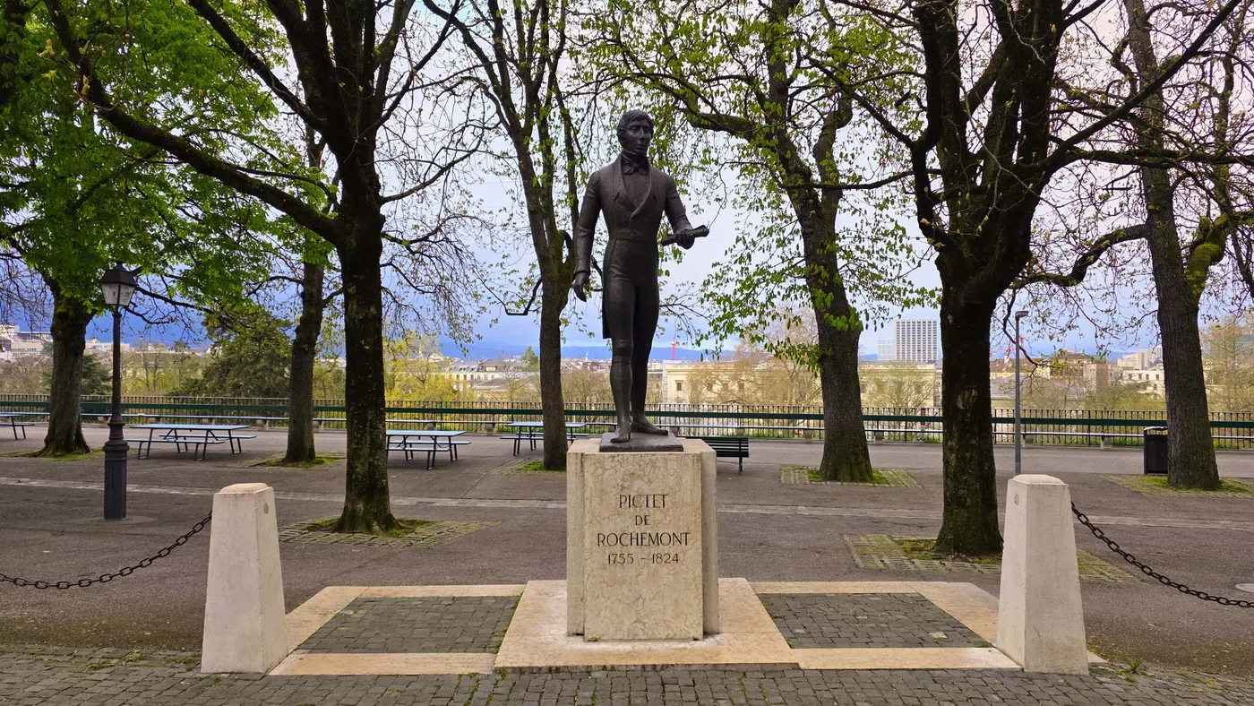 Statue de Pictet de Rochemont — Genève