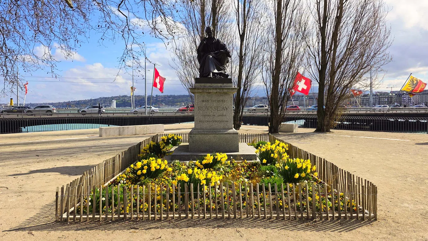 Statue Jean-Jacques Rousseau — Genève